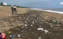 Các tỉnh Nam Trung Bộ: Sau mưa lũ là ngập rác