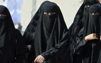 Na Uy cấm mặc đồ trùm kín đến trường
