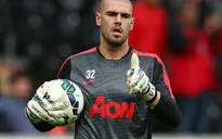 Valdes chính thức chia tay Man Utd