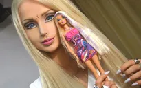 Những cách làm đẹp giật mình vì thần tượng búp bê Barbie