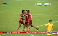 VIDEO: Thủ môn Văn Lâm chôn chân trước "siêu phẩm" của Văn Thuận (Sài Gòn)