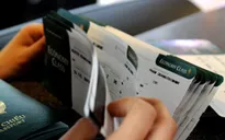 Hỗ trợ giá vé cho nạn nhân bị lừa mua vé máy bay giả tại Australia