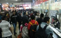 TP.HCM: Giá vé Tết tăng gấp 3 lần, người dân cần tiền triệu để mua vé về quê