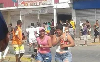 Venezuela bắt giữ 400 người gây bạo loạn tìm thực phẩm