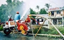 Độc đáo xe Vespa chữa cháy