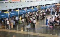 Vì sao giá vé máy bay vẫn đắt đỏ?