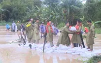 Mưa lũ ở Bình Định, 3 người thiệt mạng, hàng ngàn nhà ngập