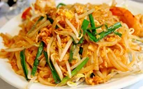 Thưởng thức Pad Thái - món ăn được ví như phở Việt Nam
