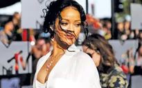 Rihanna hạnh phúc khi được nhận giải thưởng mang tên Michael Jackson