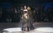 Hoa hậu Kỳ Duyên hóa “nữ thần mặt trời” trong BST của Võ Công Khanh