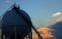 Tập đoàn dầu khí lớn nhất Venezuela cảnh báo vỡ nợ