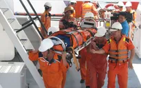Bình Thuận: 11 thuyền viên tàu đánh cá được cứu vớt an toàn