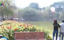 Hồ Gươm - địa điểm thu hút giới trẻ ngày Valentine