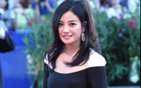 Triệu Vy mất điểm khi diện nguyên cây đen trên thảm đỏ