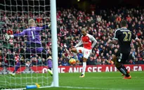 Walcott gỡ hòa 1-1 cho Arsenal