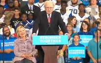 Tỷ phú Warren Buffett thách Donald Trump công khai thuế thu nhập
