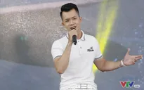 Đây chính là nam ca sĩ hát nhạc phim "Zippo, Mù tạt và Em"!