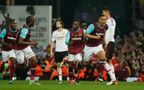 West Ham 3-2 Man Utd: Gục ngã trước cánh cửa top 4