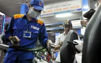 Giá xăng tăng từ 15h chiều nay (4/11)