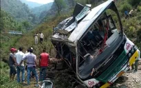 Ấn Độ: Xe bus lao xuống vực, ít nhất 30 người thiệt mạng