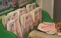 Mong trúng giải 800 triệu USD, người dân Mỹ hào hứng đi mua xổ số Powerball