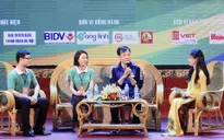 Thủ khoa giao lưu với xạ thủ Hoàng Xuân Vinh tiết lộ bí quyết giành học bổng
