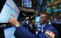 Chỉ số Dow Jones lần đầu tiên vượt mức 22.000 điểm