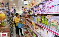 Mở siêu thị nhỏ bên trong bệnh viện, hàng rong "hết thời"?