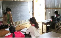 Quảng Bình: Kiểm điểm Chủ tịch huyện vì điều chuyển giáo viên ồ ạt