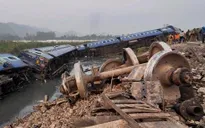 Ấn Độ: Tàu hỏa trật đường ray, 13 người bị thương