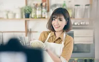 Không làm ca sĩ, Bích Phương sẽ... bán đồ ăn vặt online