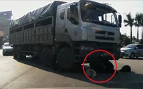 Những pha thoát chết tai nạn giao thông khó tin