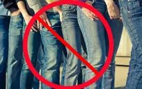 Nhiều ý kiến xung quanh quy định không mặc áo thun, quần jeans tại công sở
