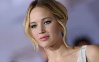 Jennifer Lawrence thú nhận chưa từng được “khóa môi” trong đêm giao thừa