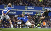 Pedro "nã đại bác" khai thông bế tắc cho Chelsea