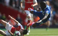 VIDEO Tấm thẻ đỏ từ rất sớm của Koscielny trong trận Arsenal - Everton