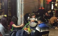Người bán nghe ngóng thông tin TP Hà Nội xem xét cấm bán bóng cười