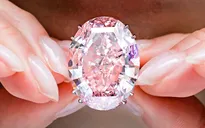 Viên kim cương hồng đắt nhất lịch sử đã có chủ
