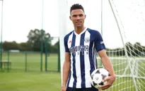 Không phải Chamberlain, đây mới là cái tên đầu tiên chia tay Arsenal