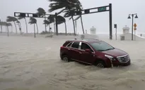 Siêu bão Irma "trút cuồng nộ" ở Florida, ít nhất 4 người thiệt mạng