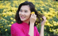 BTV Khánh Trang dịu dàng trong tà áo dài