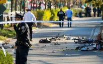Khủng bố bằng xe bán tải ở New York, 8 người chết