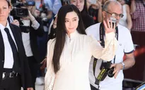 Không diện váy long bào, Phạm Băng Băng vẫn đẹp "thoát tục" trong ngày đầu ở Cannes