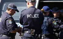 Australia bắt 2 nghi phạm buôn vũ khí và ma túy