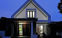 Đẹp “rụng rời” với căn nhà một tầng có gác lửng ở Quảng Bình