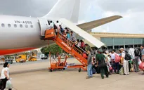 Các hãng hàng không đồng loạt tăng phí