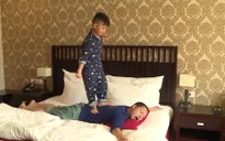 Bố ơi! Mình đi đâu thế?: Thoát khỏi rừng sâu, bố và con cùng nhau đến "thiên đường"