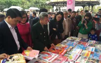 Tưng bừng khai mạc phố sách Xuân Đinh Dậu 2017 tại Hà Nội