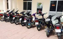 200 "quái xế" táo tợn chặn đường để tổ chức đua xe