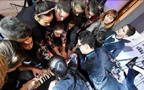 Bosnia: 20 người cùng chơi trên 1 chiếc đàn piano lập kỷ lục thế giới